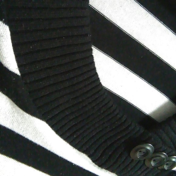 Asymetrical Neck Black and White / Grey White Light Sweater - Picture 5 of 6